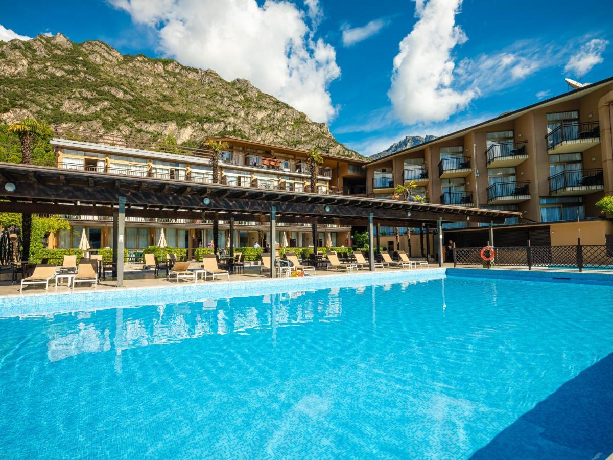 Hotel Leonardo Da Vinci Limone sul Garda Exterior photo