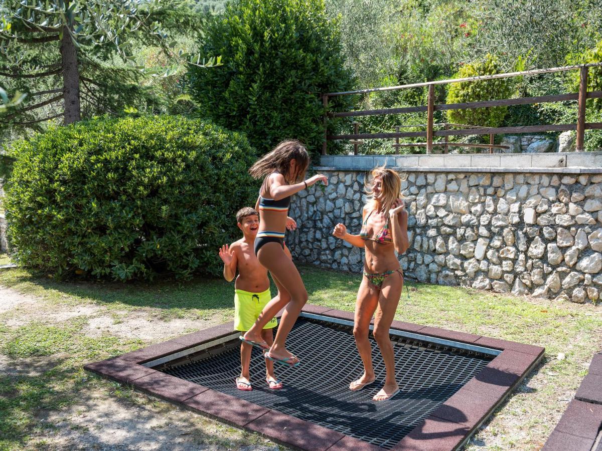 Hotel Leonardo Da Vinci Limone sul Garda Exterior photo