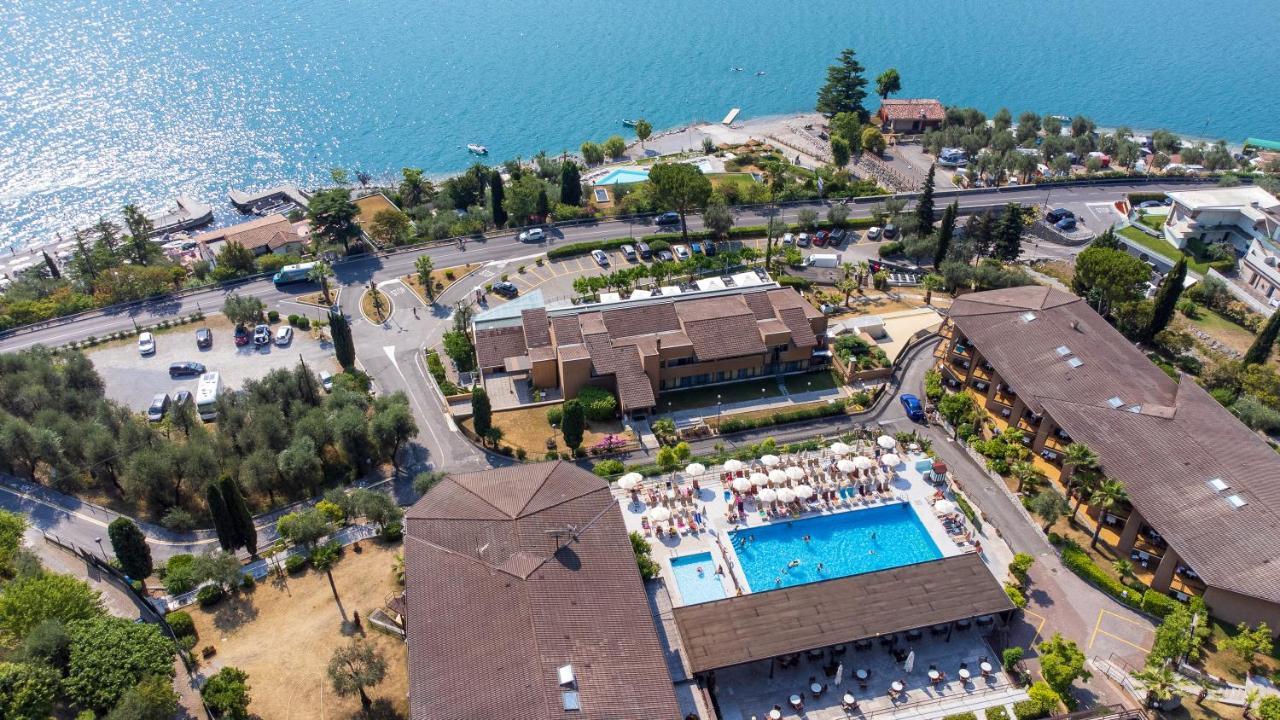 Hotel Leonardo Da Vinci Limone sul Garda Exterior photo