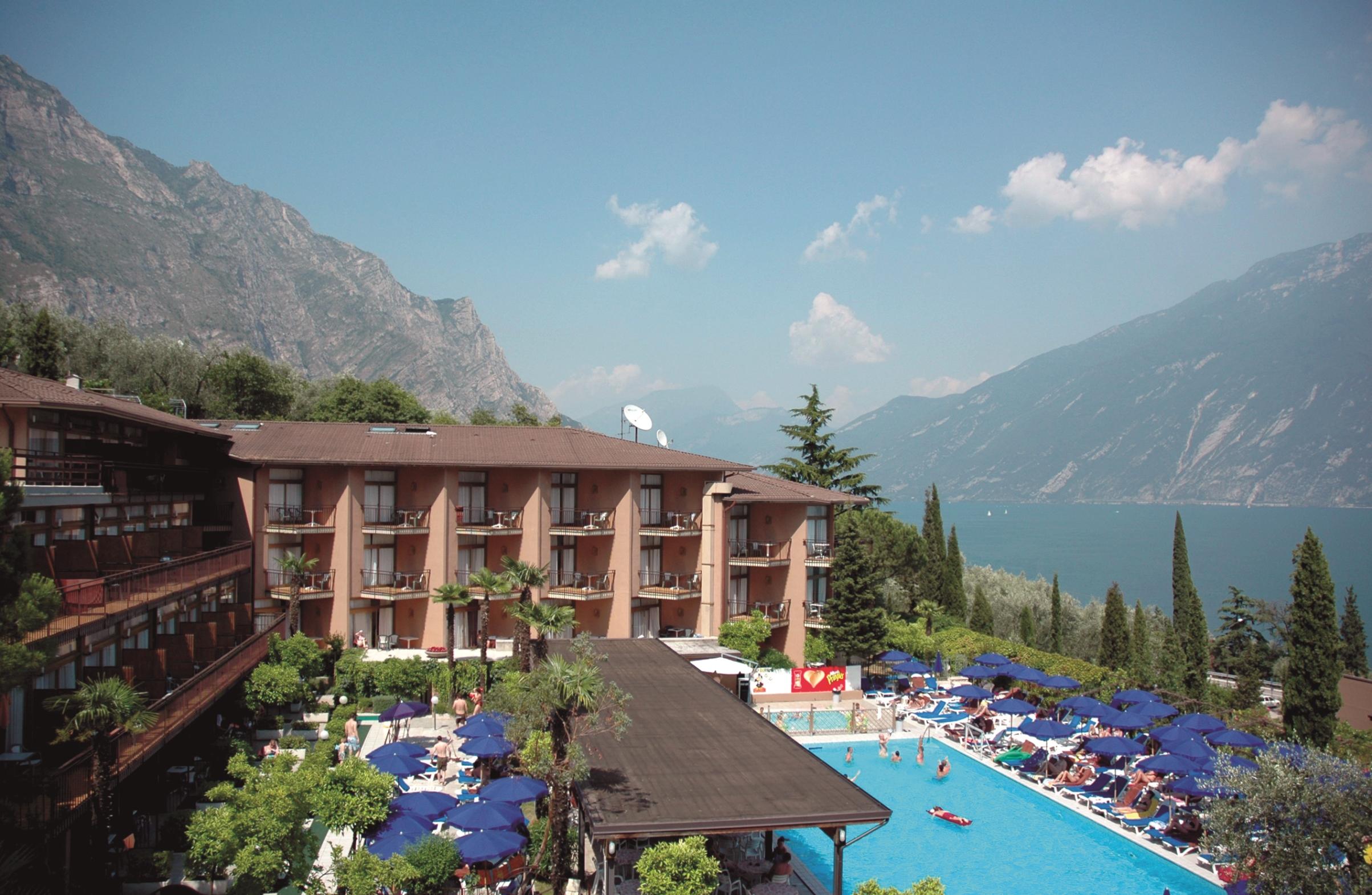 Hotel Leonardo Da Vinci Limone sul Garda Exterior photo