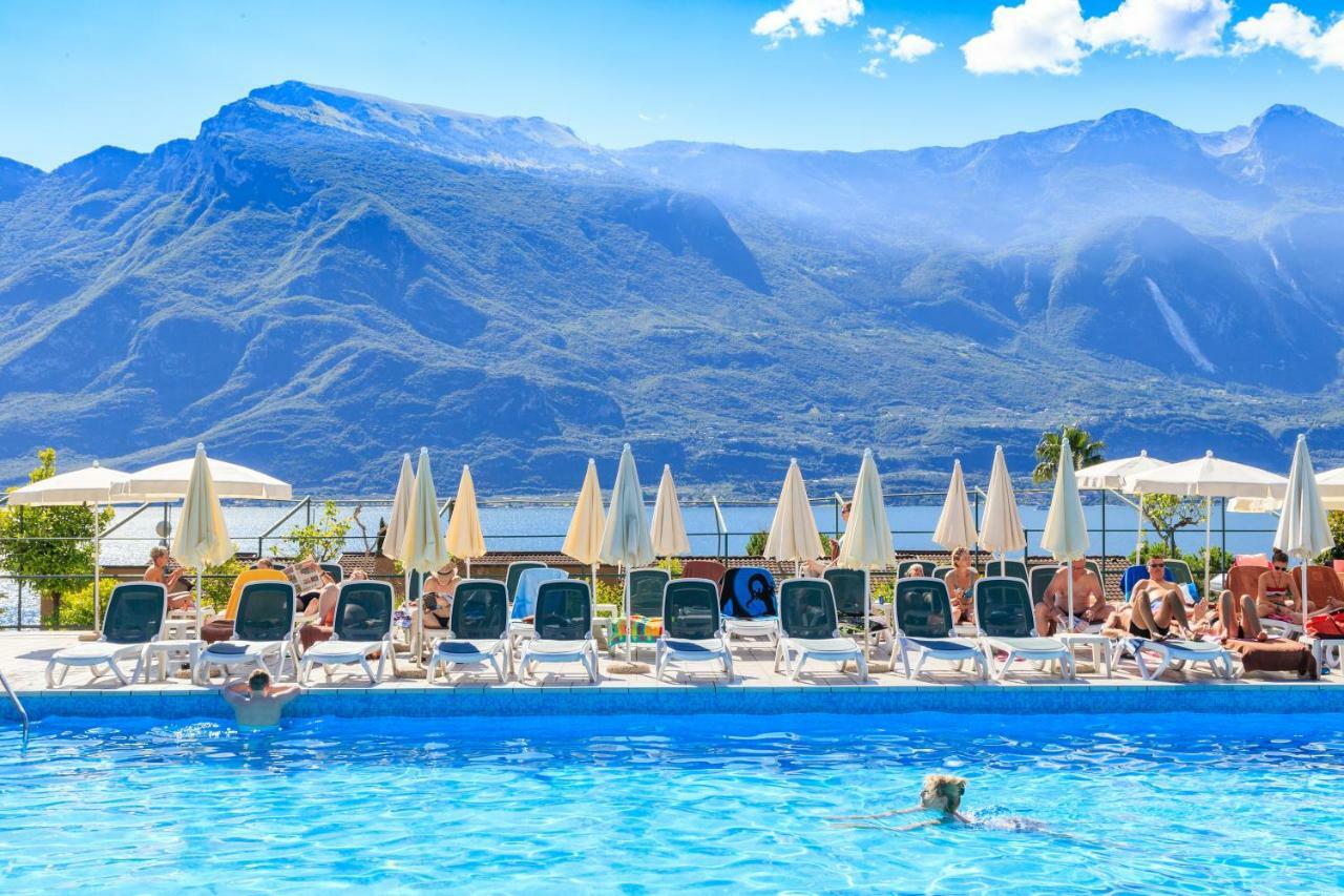 Hotel Leonardo Da Vinci Limone sul Garda Exterior photo